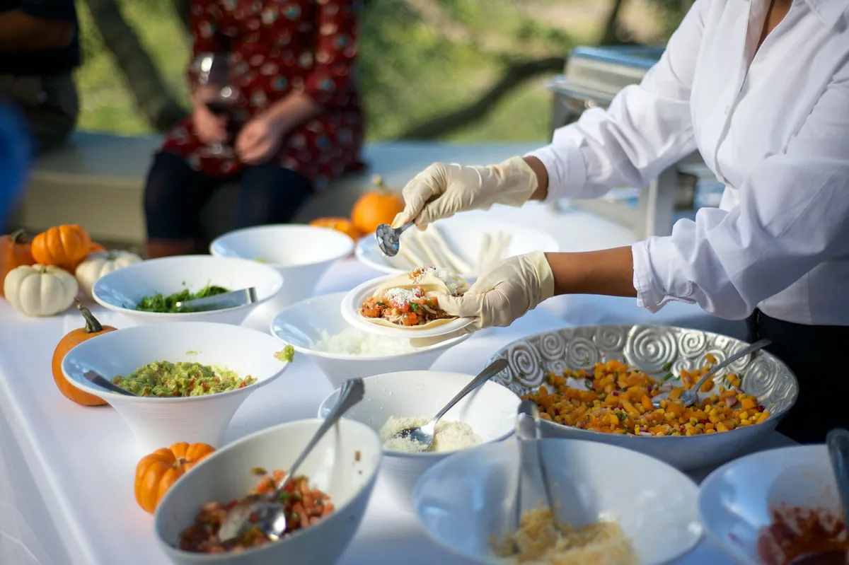 4 Tips for Large Corporate Event Catering