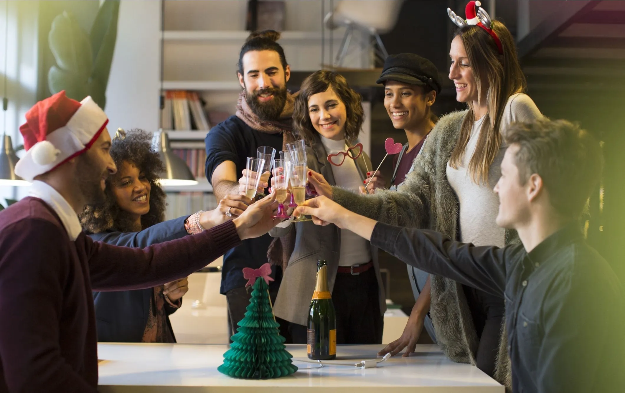 5 Benefits of Throwing Your Office Holiday Party in January