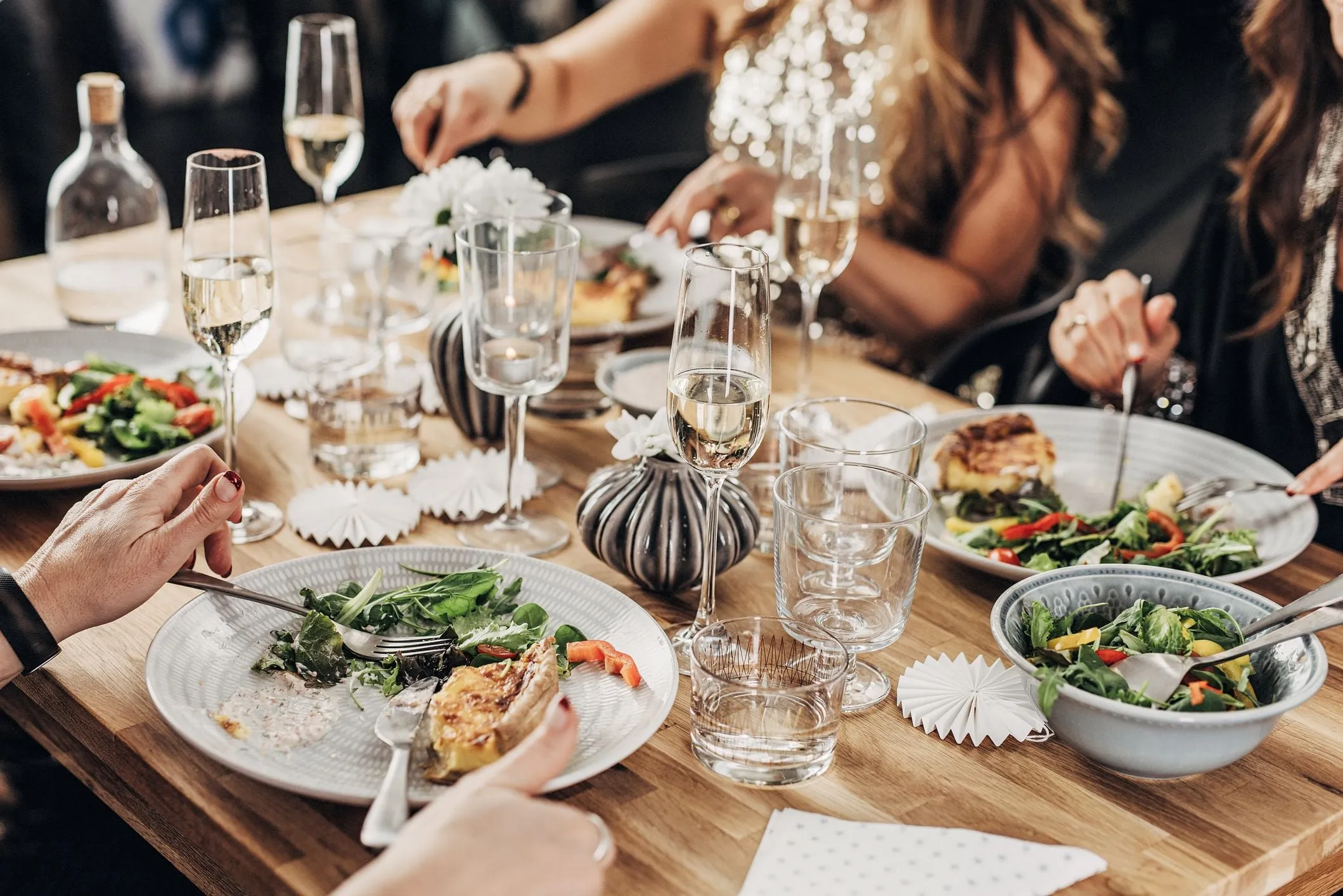 What Should Be Included in a Holiday Dinner Party Menu?